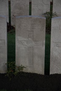 Lijssenthoek Military Cemetery - Varey, Richard