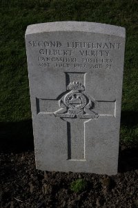 Lijssenthoek Military Cemetery - Verity, Gilbert