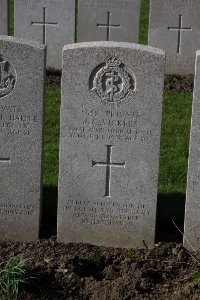 Lijssenthoek Military Cemetery - Vickers, J C