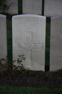 Lijssenthoek Military Cemetery - Vickers, Percy