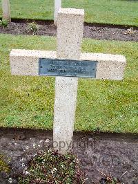 Lijssenthoek Military Cemetery - Violet, Elie