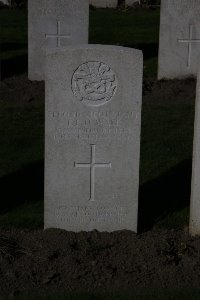 Lijssenthoek Military Cemetery - Wake, Thomas Frederick Henry