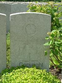 Lijssenthoek Military Cemetery - Walker, Arthur