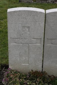 Lijssenthoek Military Cemetery - Walker, A