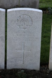 Lijssenthoek Military Cemetery - Walker, George Richard John
