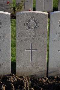 Lijssenthoek Military Cemetery - Walker, J G