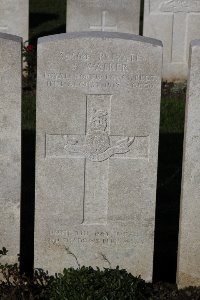 Lijssenthoek Military Cemetery - Walker, J