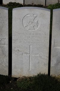Lijssenthoek Military Cemetery - Wall, W L J