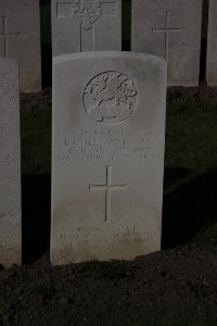 Lijssenthoek Military Cemetery - Wallace, Daniel