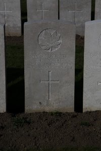Lijssenthoek Military Cemetery - Waller, R E