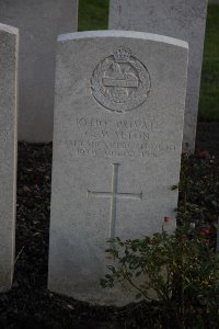 Lijssenthoek Military Cemetery - Walton, G