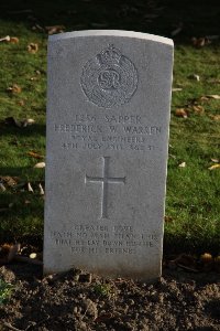 Lijssenthoek Military Cemetery - Warren, Frederick William