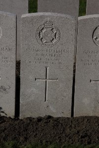 Lijssenthoek Military Cemetery - Warren, J