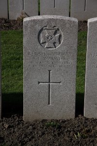 Lijssenthoek Military Cemetery - Warwick, James Ernest