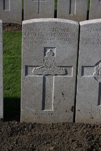 Lijssenthoek Military Cemetery - Watts, George Pile