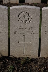 Lijssenthoek Military Cemetery - Waymark, Benjamin