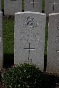 Lijssenthoek Military Cemetery - Weaver, Henry John
