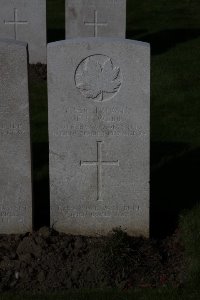 Lijssenthoek Military Cemetery - Webb, Frank Hugh