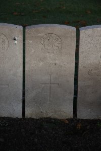 Lijssenthoek Military Cemetery - Weeding, John