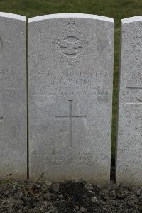 Lijssenthoek Military Cemetery - Wells, Thomas Farrant