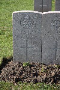 Lijssenthoek Military Cemetery - White, Ernest