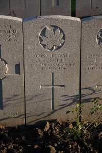 Lijssenthoek Military Cemetery - White, F G