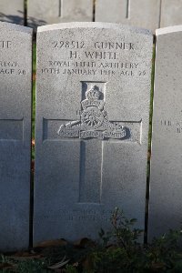 Lijssenthoek Military Cemetery - White, Henry