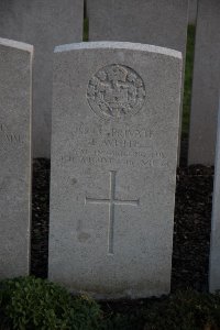 Lijssenthoek Military Cemetery - White, J