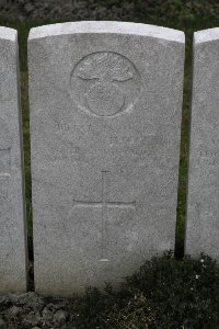 Lijssenthoek Military Cemetery - White, J