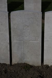 Lijssenthoek Military Cemetery - White, L