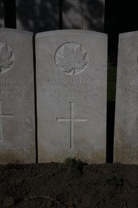 Lijssenthoek Military Cemetery - White, W W