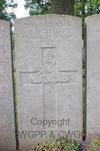 Lijssenthoek Military Cemetery - Whiteley, Stanley
