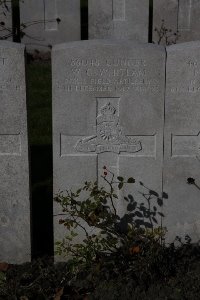 Lijssenthoek Military Cemetery - Whitlam, Walter Charles