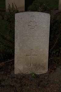 Lijssenthoek Military Cemetery - Whittall, N C