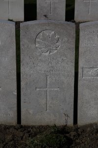 Lijssenthoek Military Cemetery - Whyles, J W