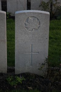 Lijssenthoek Military Cemetery - Wickham, William Gordon