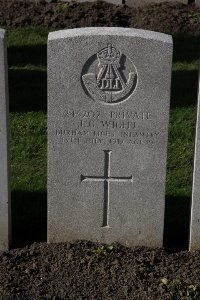 Lijssenthoek Military Cemetery - Wight, Joseph Grierson
