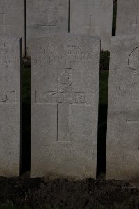 Lijssenthoek Military Cemetery - Willett, J G F