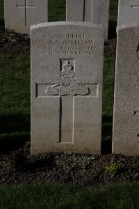 Lijssenthoek Military Cemetery - Williams, R J A