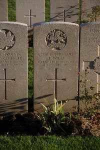 Lijssenthoek Military Cemetery - Wills, J