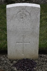 Lijssenthoek Military Cemetery - Wilson, James Ernest Studholme