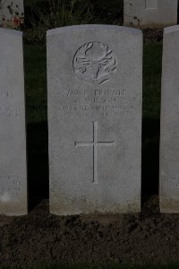 Lijssenthoek Military Cemetery - Wilson, R