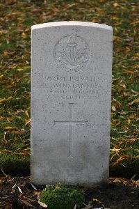 Lijssenthoek Military Cemetery - Winstanley, E