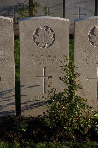 Lijssenthoek Military Cemetery - Wisdom, George Francis