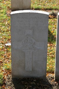 Lijssenthoek Military Cemetery - Wood, Harold