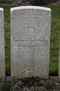 Lijssenthoek Military Cemetery - Wood, J