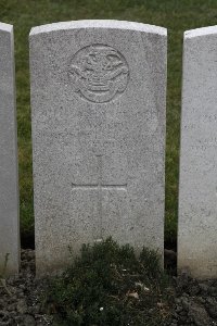 Lijssenthoek Military Cemetery - Wood, P