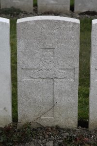 Lijssenthoek Military Cemetery - Wood, R J