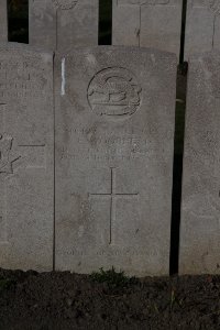 Lijssenthoek Military Cemetery - Woodhead, Ernest