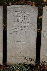 Lijssenthoek Military Cemetery - Woodrow, C E
